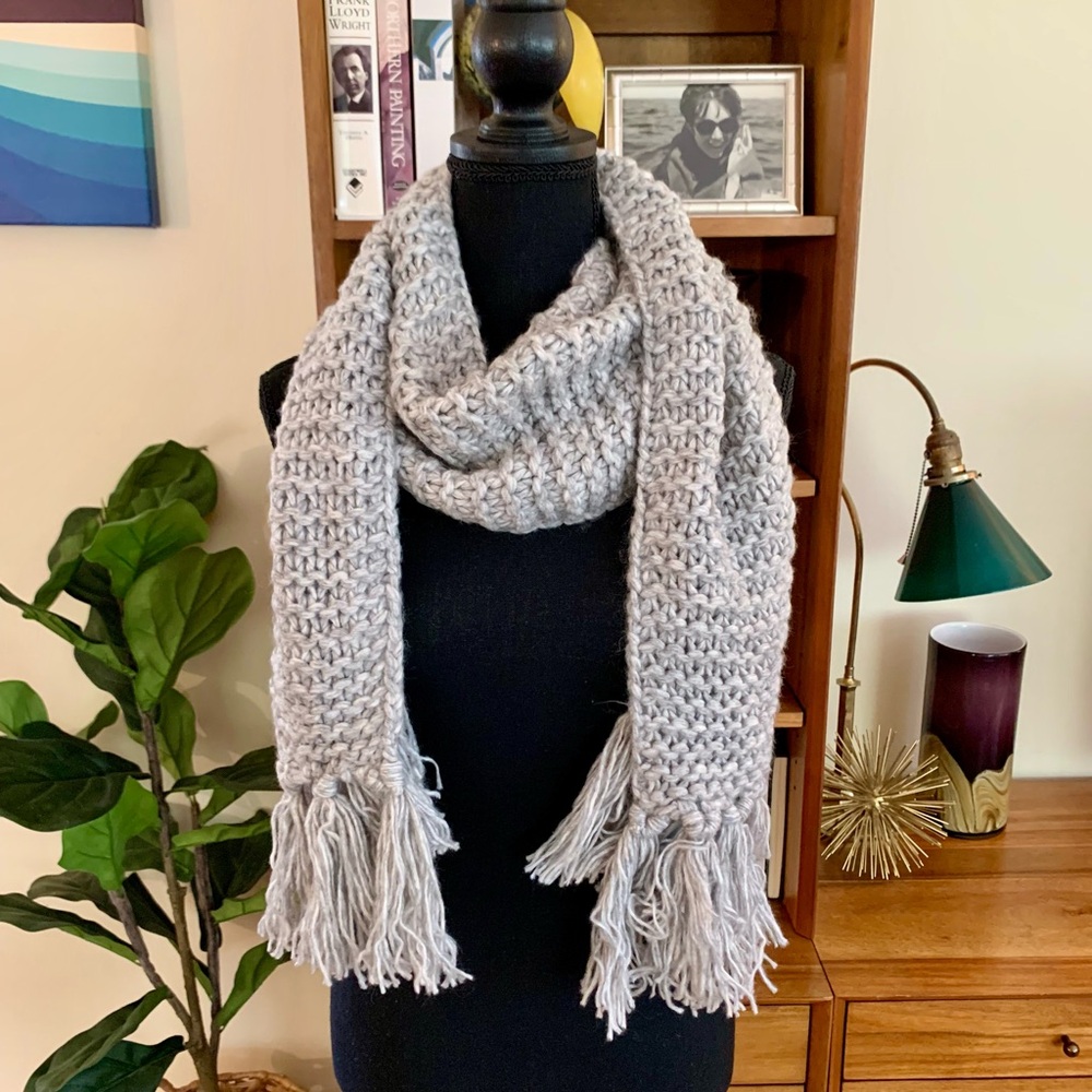 NWT Old Navy Gray Knit Scarf Wrap